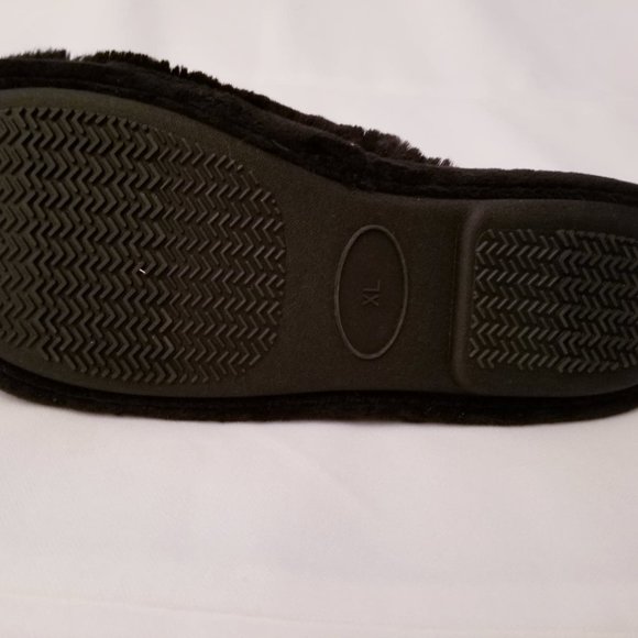 Slippers - Picture 2 of 6